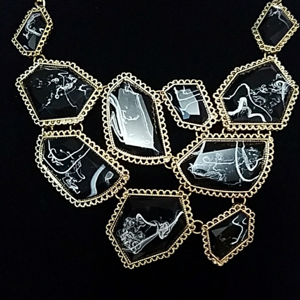 Necklace - Picture 4 of 10